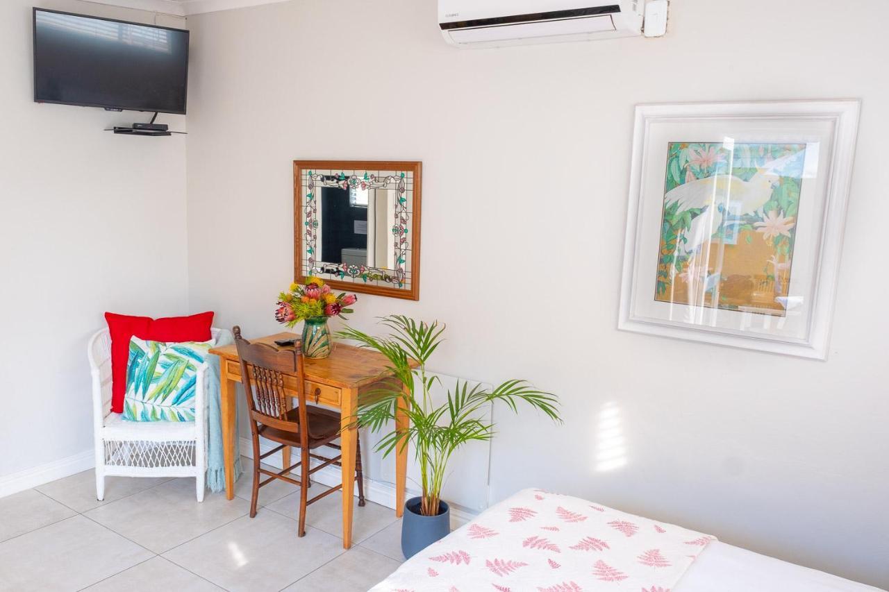 Conifer Beach House Port Elizabeth Eksteriør billede